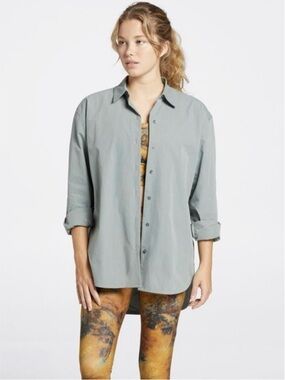 Calia by Carrie Underwood sage green oversized button-up shirt (XXL)